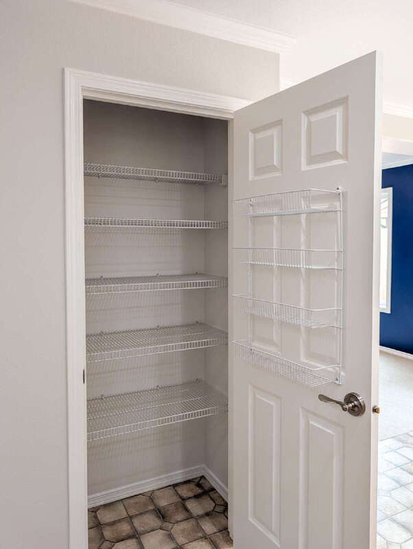 Building Photo - 11625 Center Rd