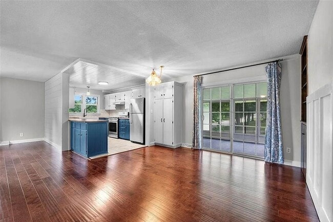 Building Photo - Updated Home In Cape Girardeau