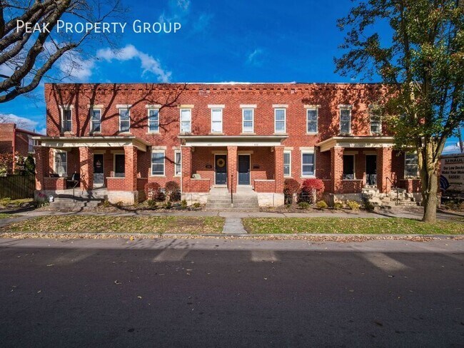 Primary Photo - 1248 S Washington Ave