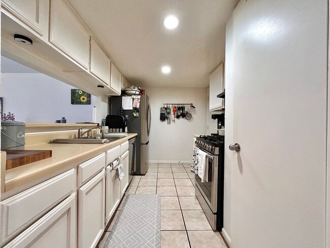 Building Photo - 6031 Old Fredericksburg Rd