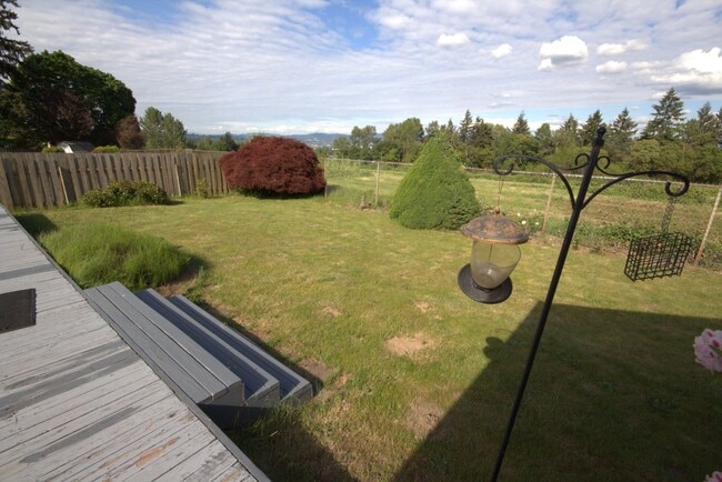 Building Photo - Beautiful SeaTac Home with Expansive Territorial Views