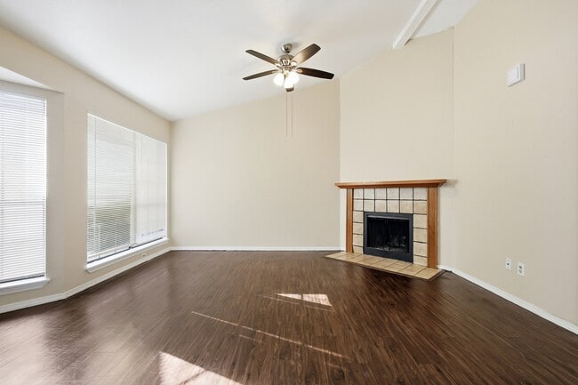 Building Photo - 2BR/2.0BA Single Family - Grand Prairie