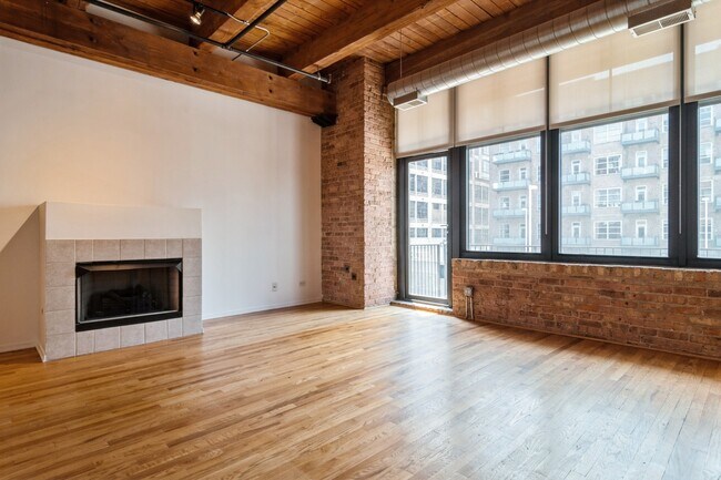 Building Photo - 625 W Jackson Blvd