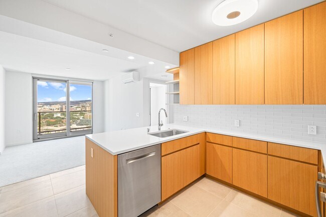 Building Photo - 2323