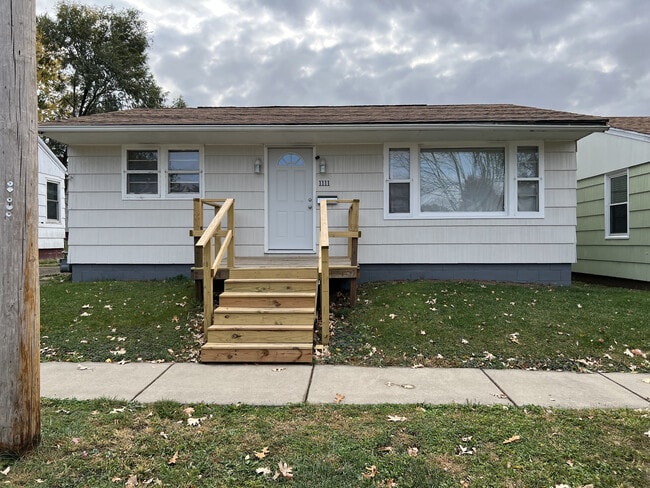 Building Photo - 1111 6th St