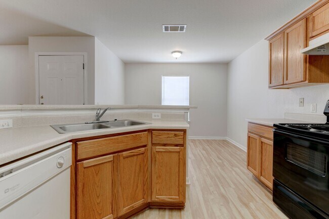 Building Photo - 3301 El Salido Pkwy
