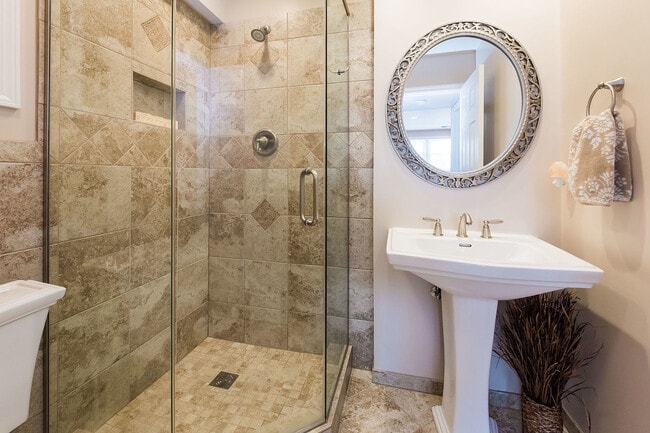 Building Photo - 461 Middlesex Ct