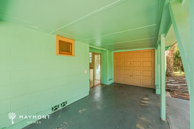 Building Photo - Inviting Living in Daytona Beach