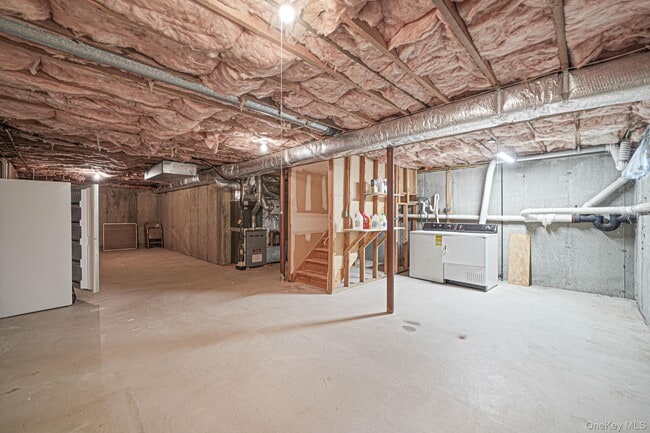 Building Photo - 18 Summerfield Cir