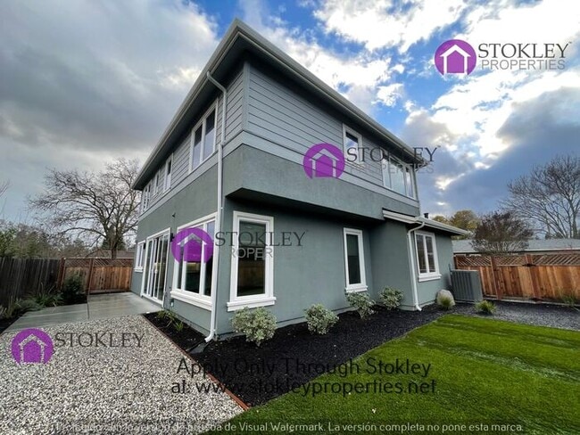 Building Photo - 3184 Manor Ave