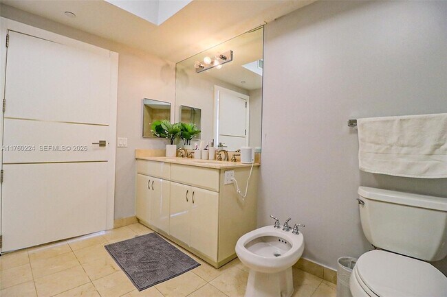 Building Photo - 6365 Collins Ave