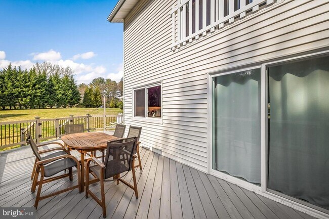 Building Photo - 6 Hounds Hollow Ct