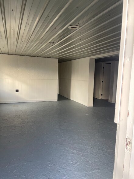 Building Photo - 228 Gatewood Rd