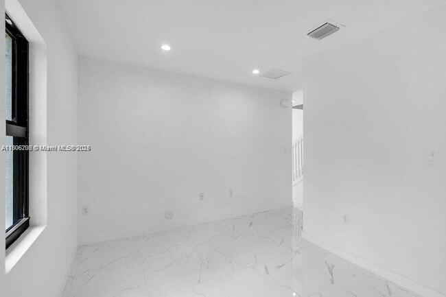 Building Photo - 1821 NW 69th St