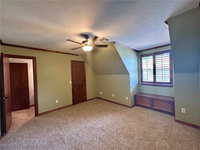Building Photo - 1801 Oak Forest Dr