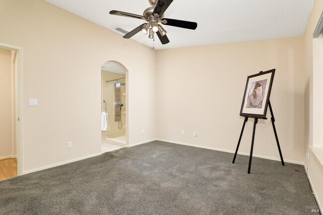 Building Photo - 512 Twin Pines Dr