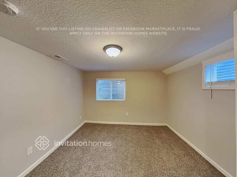 Building Photo - 17525 E Union Dr