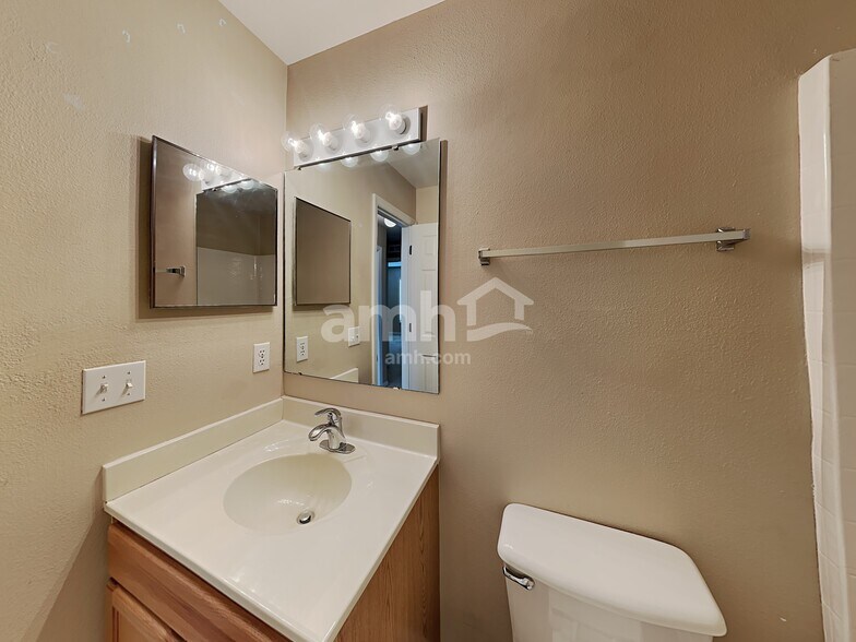 Building Photo - 13819 Gentle Woods Ave