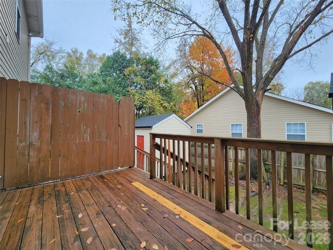 Building Photo - 268 Southcircle Dr NW