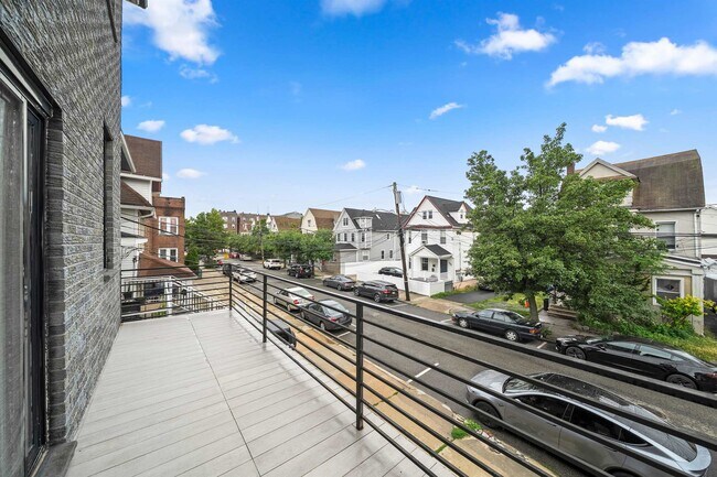 Building Photo - 138 76th St