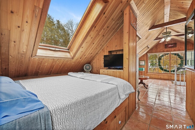 Building Photo - 167 North Ave