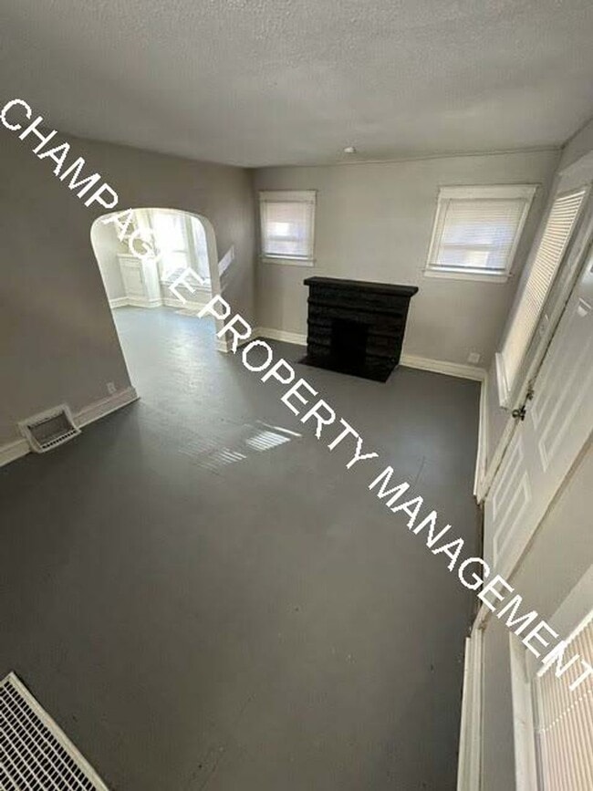 Building Photo - Updated Single Family Home in KC