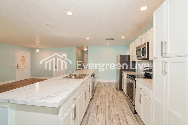 Building Photo - 936 Abigail Drive