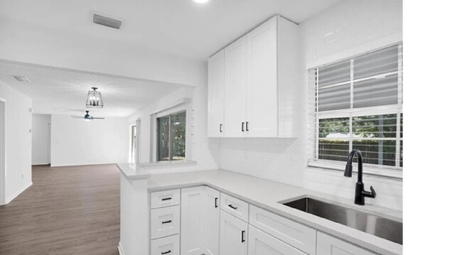 Building Photo - 1010 San Remo Rd