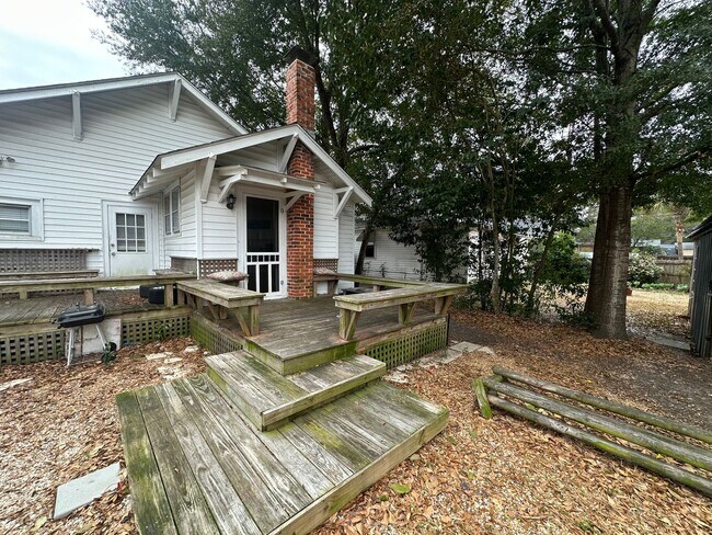 Building Photo - Charming 1 Bedroom, 1 Bath Furnished Or Unfurnished Home Available for Rent with Flexible Lease T...