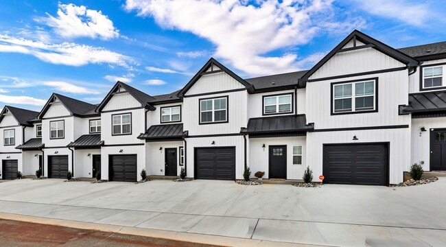 Building Photo - 166 Sango Dr