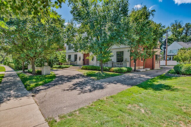 Building Photo - 200 Aspen Rd