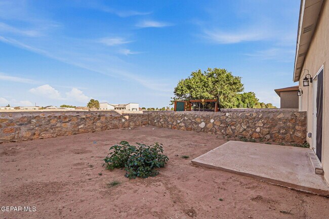 Building Photo - 714 HC Gilbert Minjares Dr