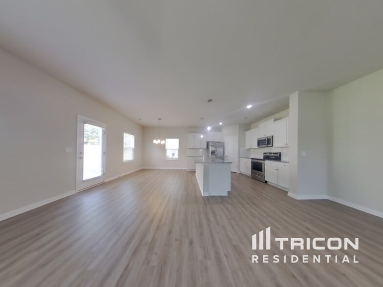 Building Photo - 1008 Ainsley Creek Dr