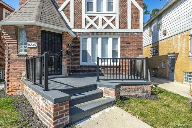 Building Photo - 16549 Washburn St
