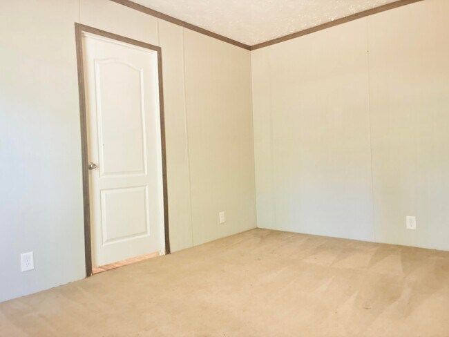Building Photo - 754 Skylark Ln