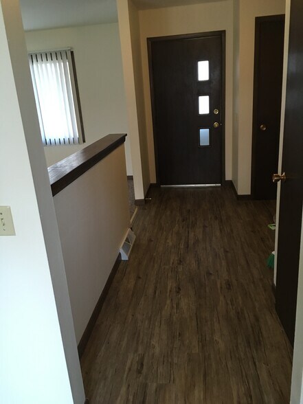 Building Photo - 3001 Churchill Dr