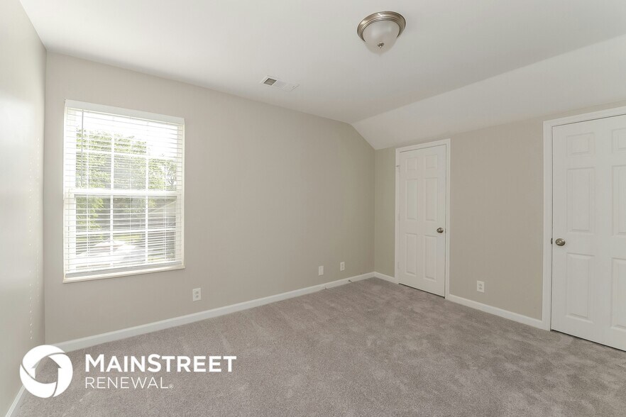 Building Photo - 6412 Paddington Way