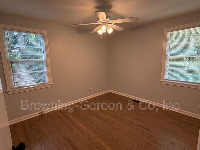 Building Photo - 538 Fairlane Dr