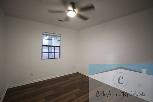 Building Photo - Beautiful 2 bed 1 bath house - Bono!