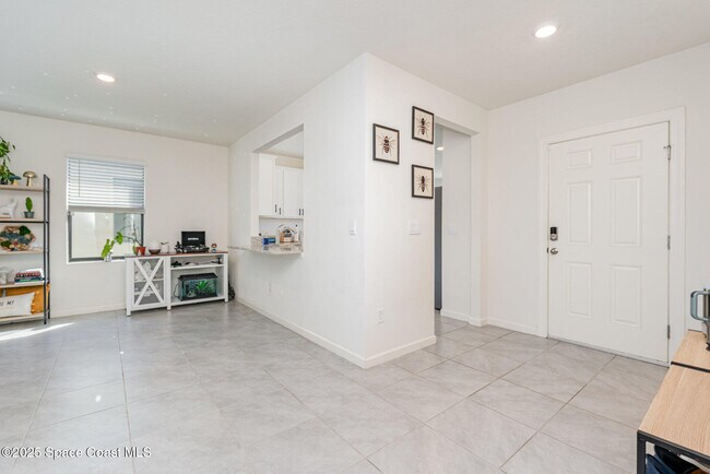 Building Photo - 943 Remington Green Dr SE