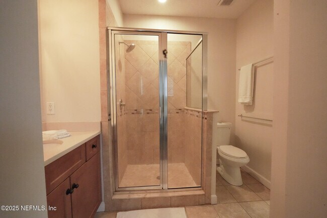 Building Photo - 115 W 2nd St