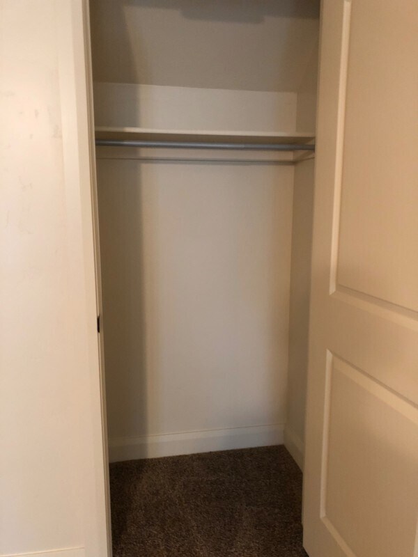 Building Photo - 1060 E 200 S