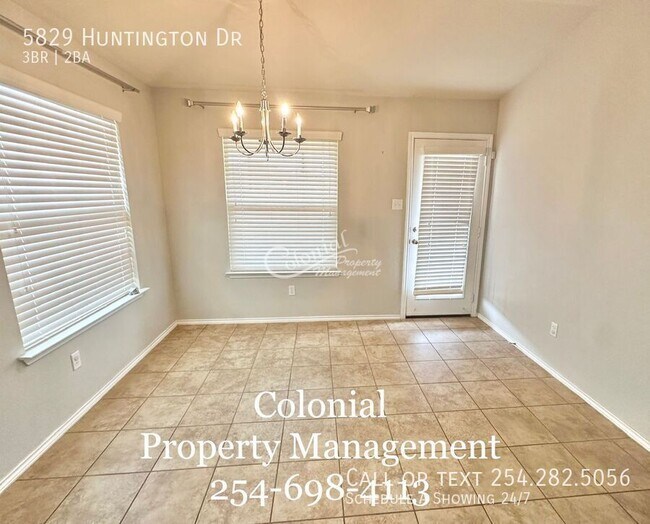 Building Photo - 5829 Huntington Dr