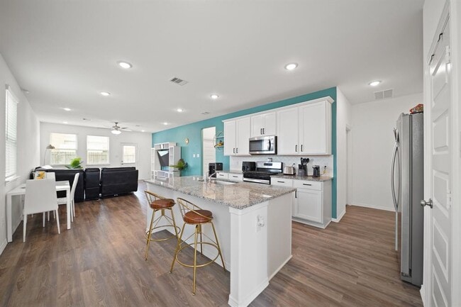 Building Photo - 5958 First Blush Dr