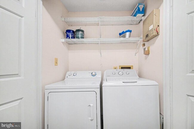 Building Photo - 11154 Summers Cove