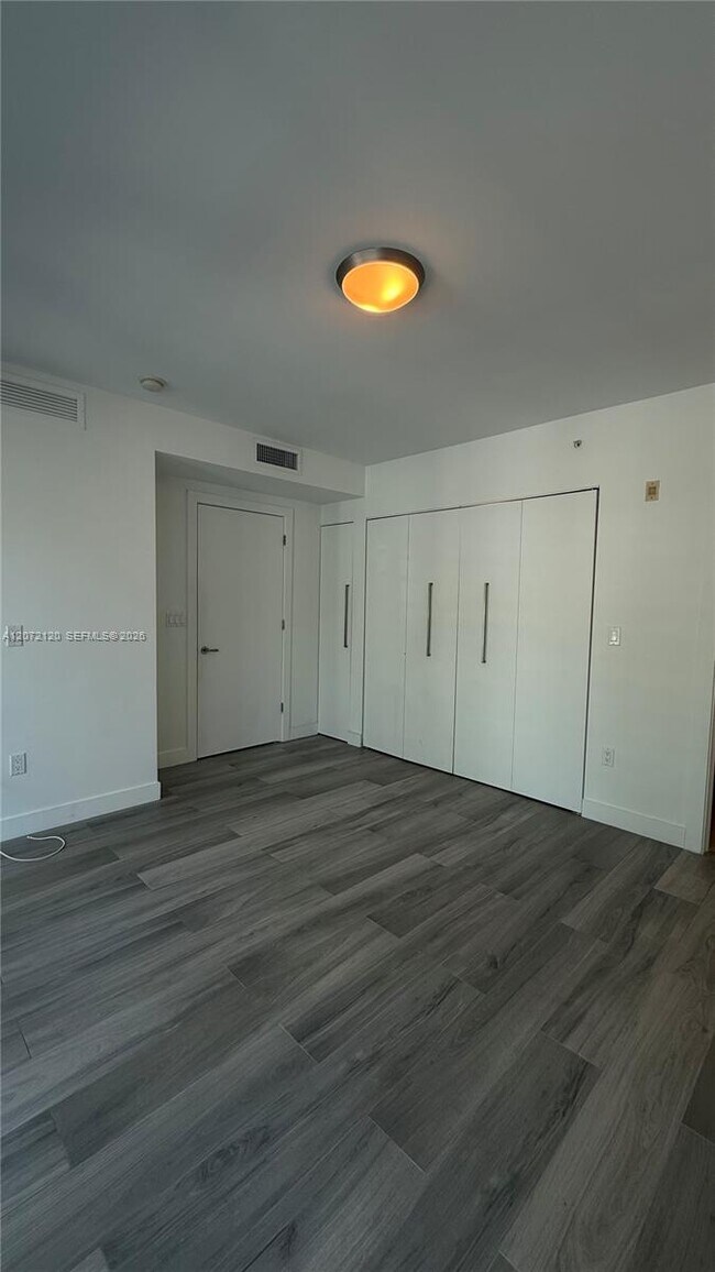 Building Photo - 2025 Meridian Ave