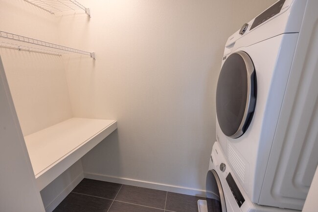 Building Photo - RIVERSIDE TOWNHOMES - BRAND NEW!