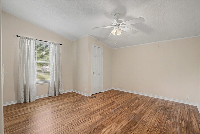 Building Photo - 26190 Walnut Burl
