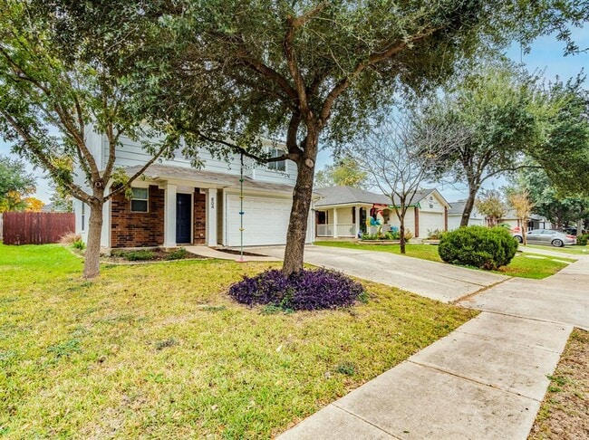 Building Photo - 804 Sheraton Ave