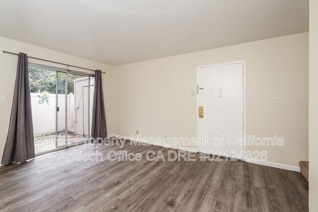 Building Photo - 2043 Sierra Rd